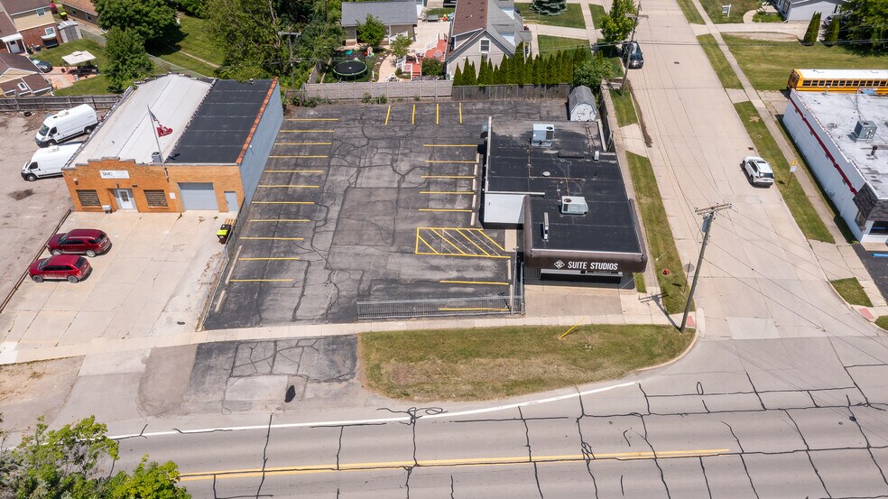 More Photos Of 573 E Huron River Dr, Belleville Freestanding For Sale