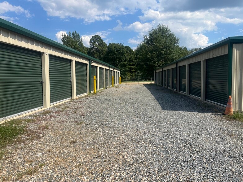 More Photos Of 1625 N US Highway 59, Linden Freestanding For Sale