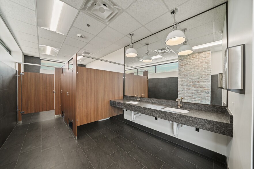 More Photos Of 4300 FM 2351 Rd, Friendswood Office For Lease
