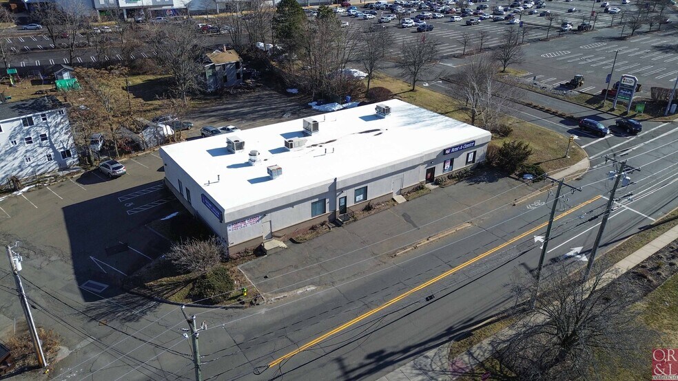 More Photos Of 340 E Main St, Middletown Freestanding For Sale