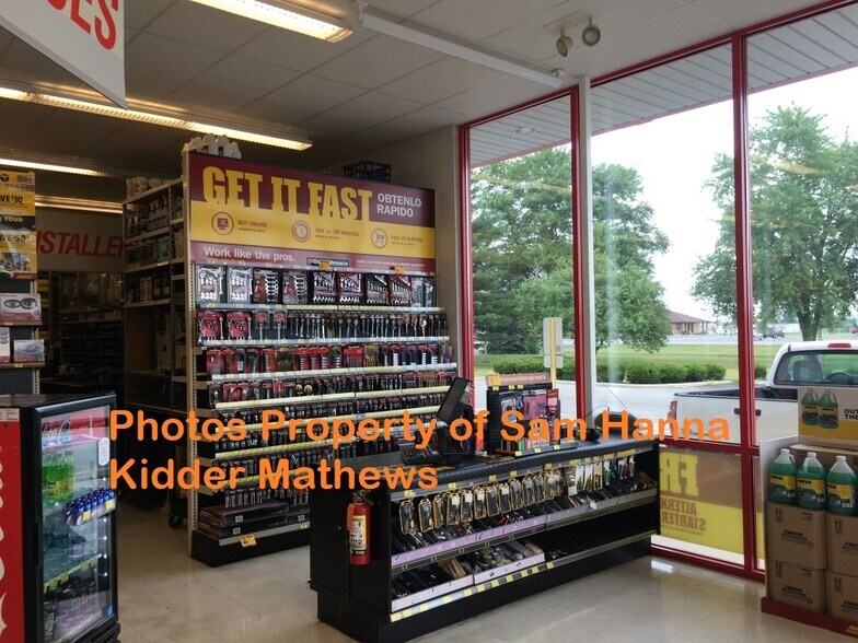 More Photos Of 255 Meadow Glen Dr, Ottawa Freestanding For Sale