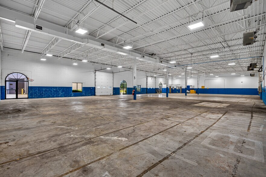 More Photos Of 34 Patria Rd, South Windsor Flex For Lease
