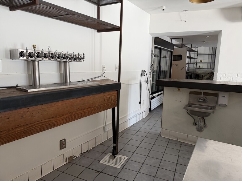 More Photos Of 3129 W Sunset Blvd, Los Angeles Apartments For Lease