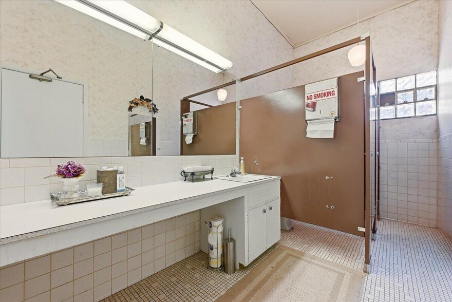 More Photos Of 530 1st Ave, Council Bluffs Lodge Meeting Hall For Sale