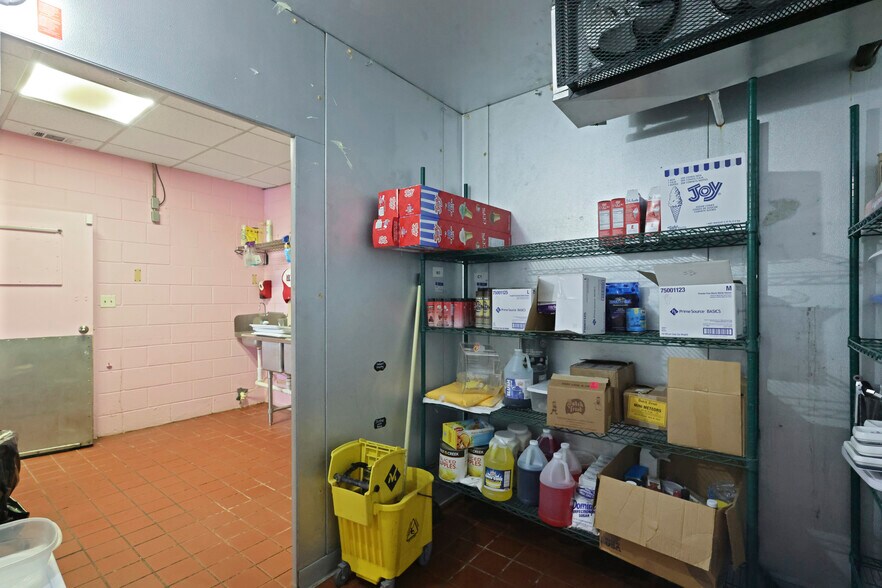 More Photos Of 298 W Orange St, Jesup Restaurant For Sale