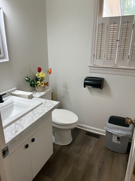 More Photos Of 1413 N Lafayette St, Shelby Medical For Sale