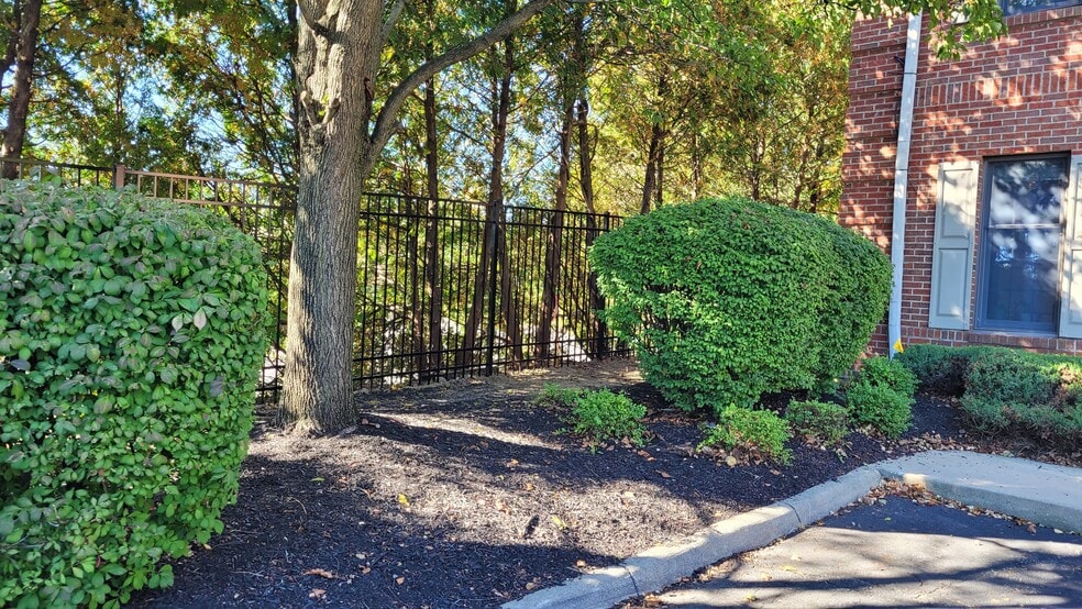 More Photos Of 805 Hillsdowne Rd, Westerville Medical For Sale