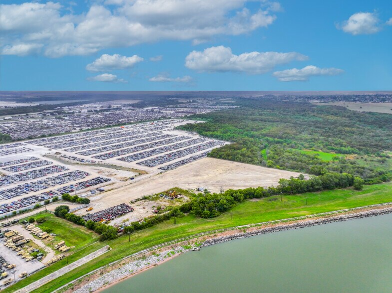More Photos Of 513 Idlewild Rd, Grand Prairie Land For Lease