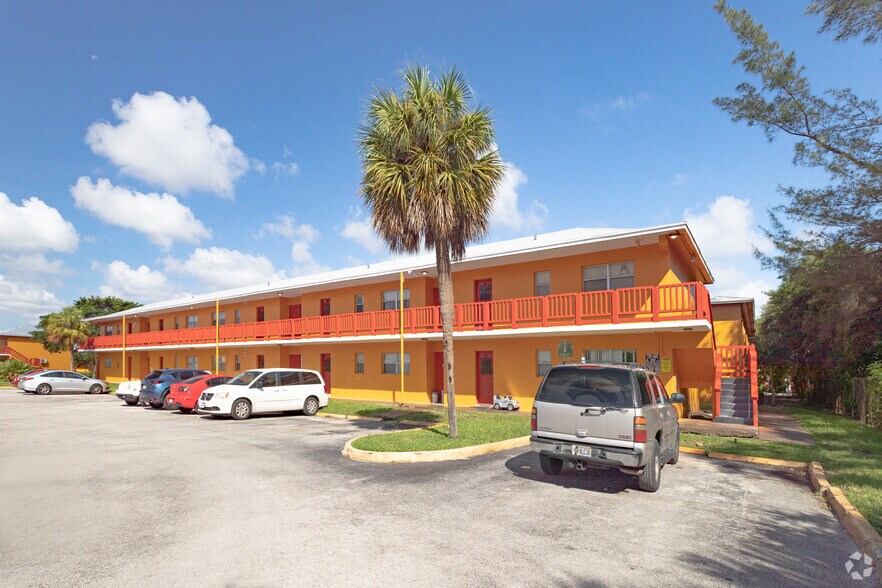 More Photos Of 1422 NW 2nd St, Fort Lauderdale Apartments For Sale
