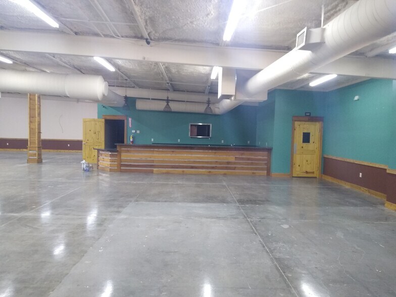 More Photos Of 800 S International Blvd, Hidalgo Freestanding For Lease