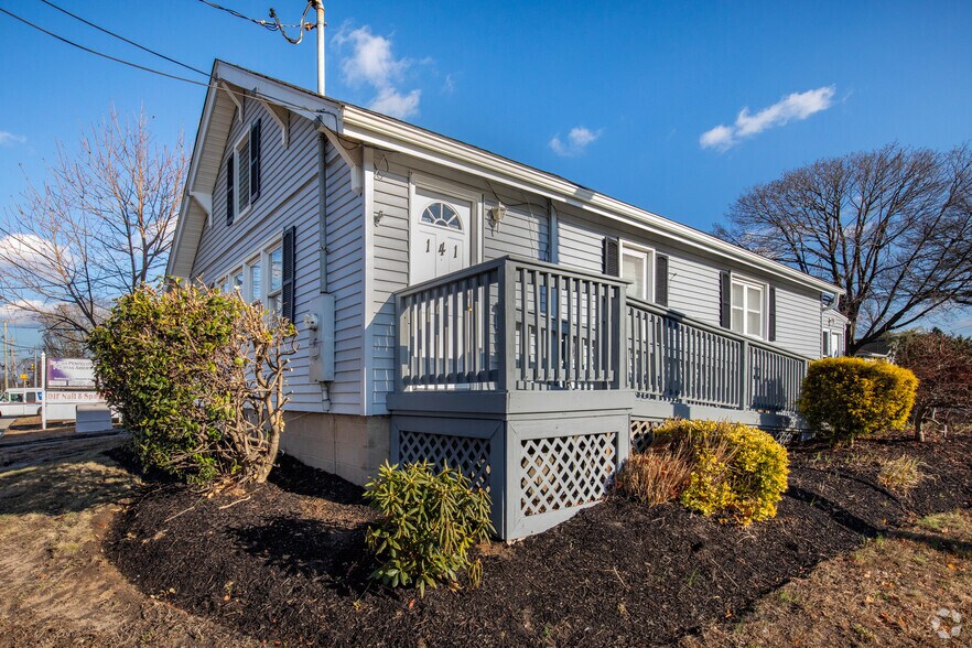 More Photos Of 141 Waverly Ave, Patchogue Office Residential For Sale