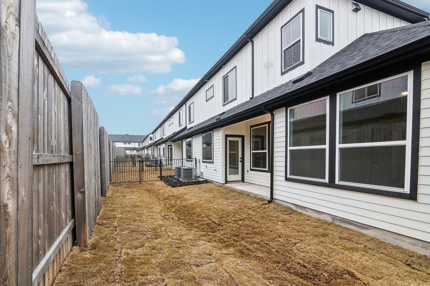 More Photos Of 2600 Gattis School Rd, Round Rock Multifamily For Sale