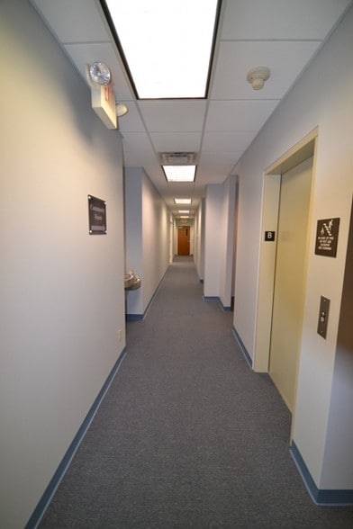 More Photos Of 1124 Hartman Ln, Shiloh Office For Lease