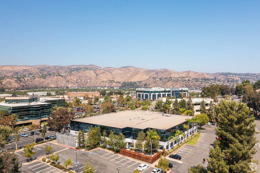 More Photos Of 175 N Riverview Dr, Anaheim Loft Creative Space For Sale