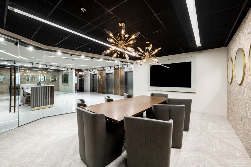 More Photos Of 3379 Peachtree Rd NE, Atlanta Coworking Space