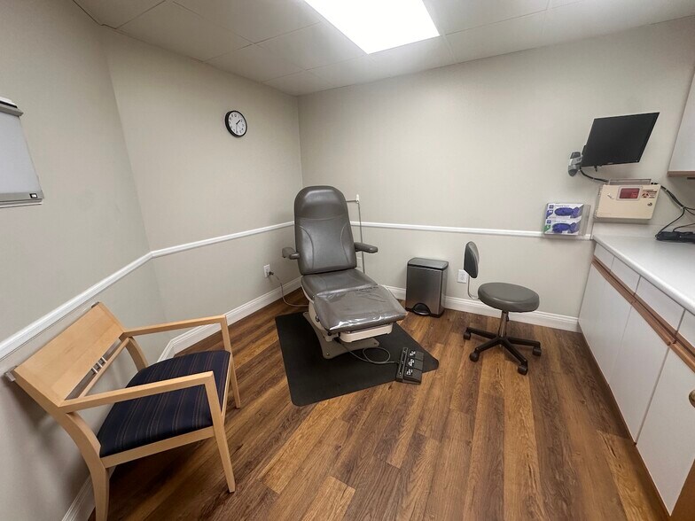 More Photos Of 1621 44th St SW, Grand Rapids Medical For Sale