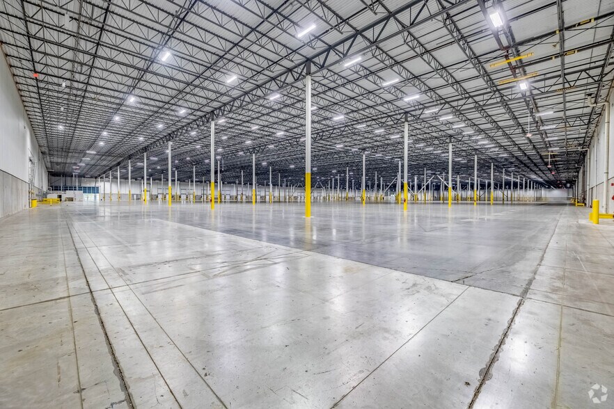 More Photos Of 1405 Worldwide Blvd, Hebron Warehouse For Lease