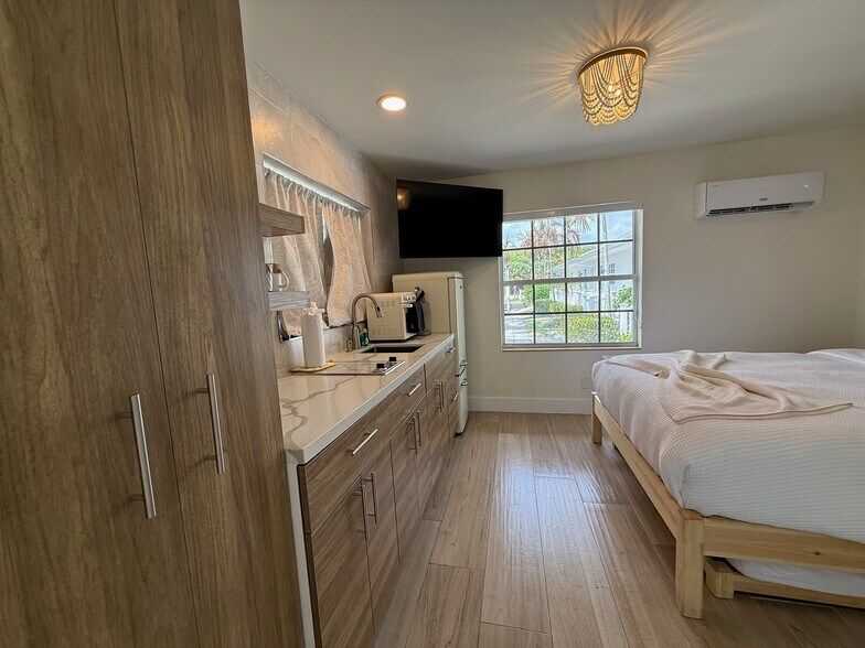 More Photos Of 2502 Tamarind Dr, Hutchinson Island Hotel For Sale