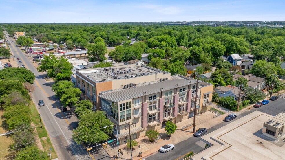 More Photos Of 1601 E Cesar Chavez St, Austin Apartments For Sale