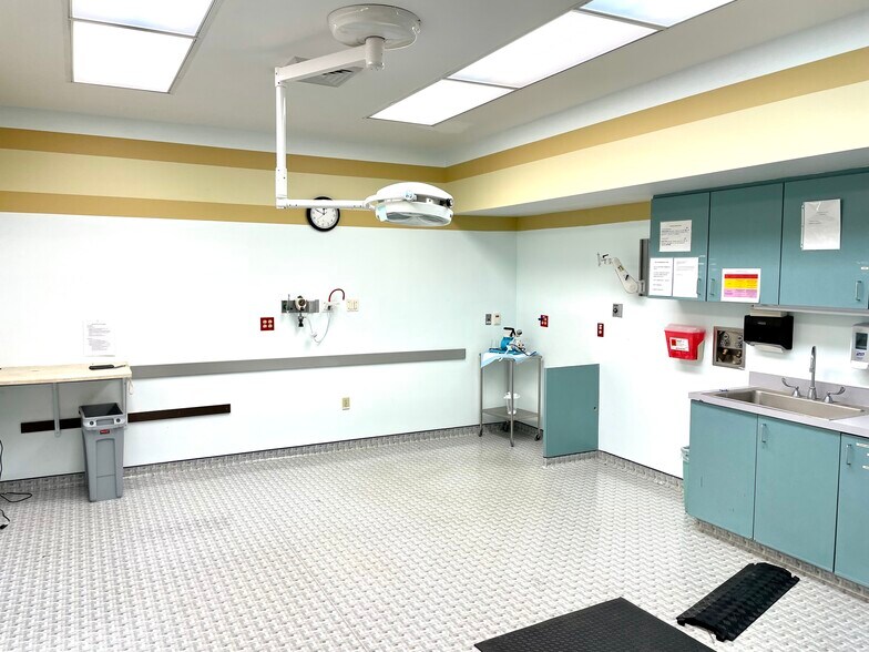 More Photos Of 17 Seekonk St, Providence Medical For Lease