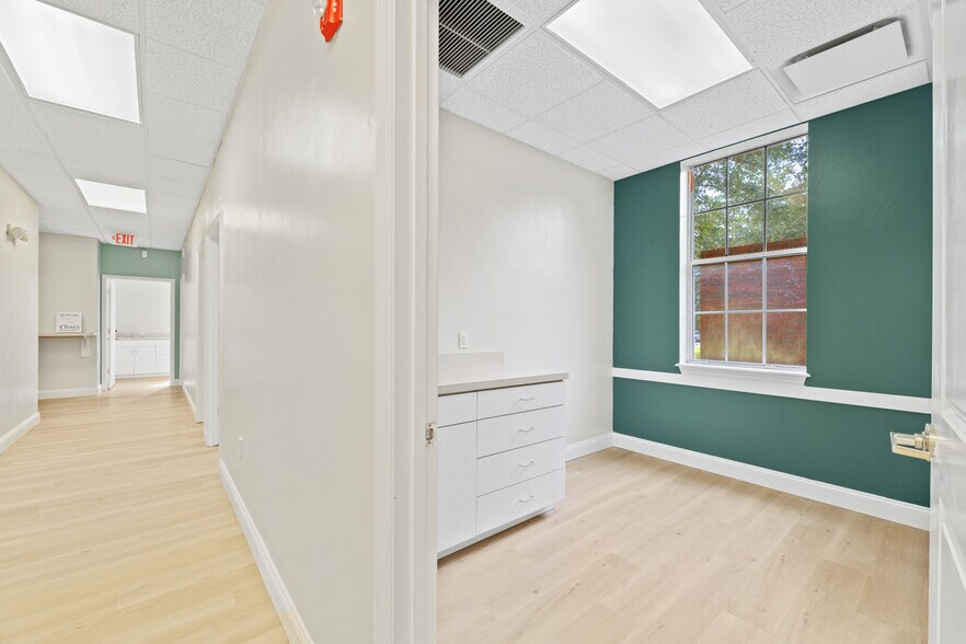 More Photos Of 3606 Maclay Blvd S, Tallahassee Medical For Lease
