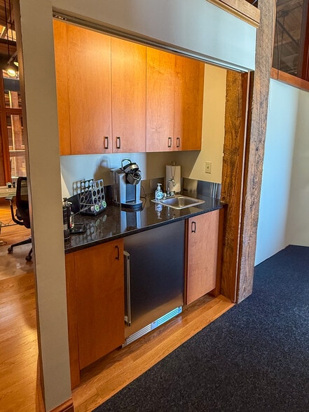 More Photos Of 171 Church St, Charleston Office For Sale