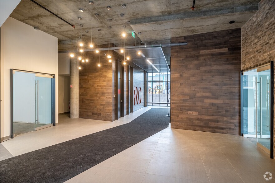 More Photos Of 7260 Rue Saint-Urbain, Montréal Office For Lease