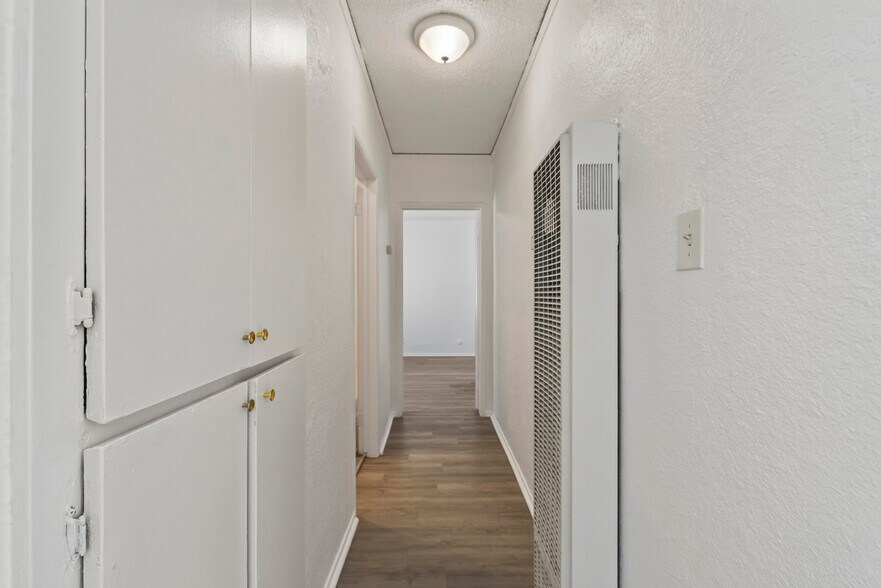 More Photos Of 526-534 W 47th St, Los Angeles Apartments For Sale