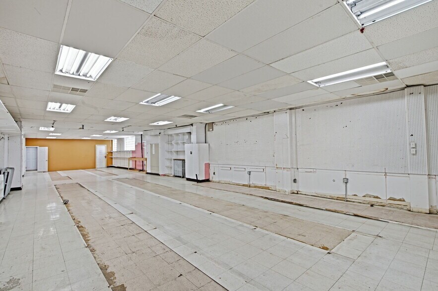 More Photos Of 7 New Main St, Haverstraw Storefront Retail Residential For Lease