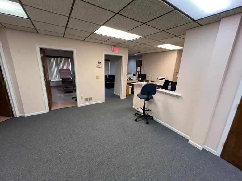 More Photos Of 971 US Highway 202 N, Branchburg Medical For Lease
