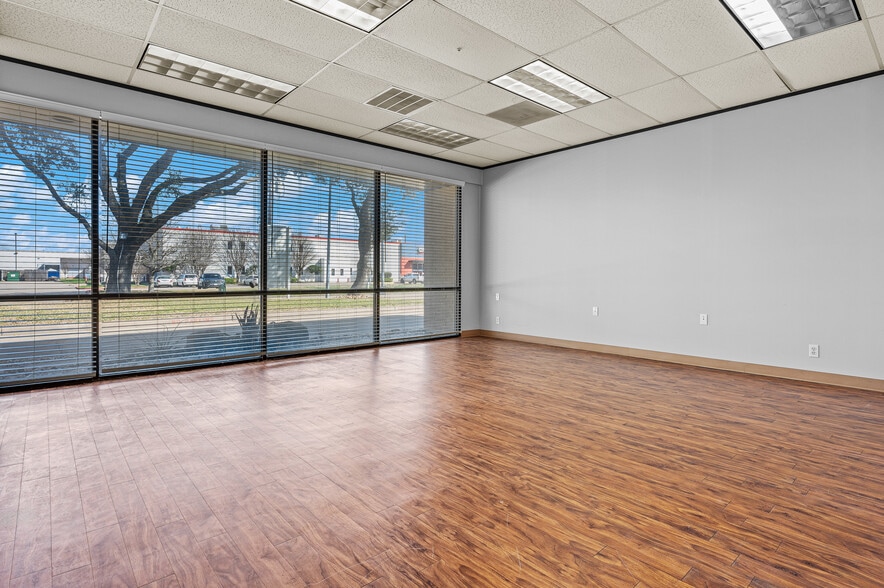 More Photos Of 3945 Greenbriar Dr, Stafford Industrial For Sale