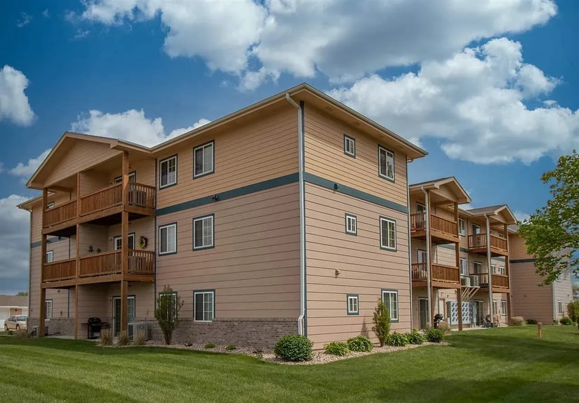 More Photos Of 1313 W 30th St, Yankton Apartments For Sale