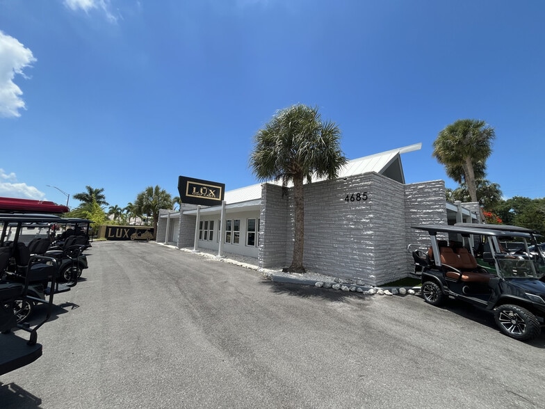 Primary Photo Of 4685 N Tamiami Trl, Sarasota Warehouse For Sale