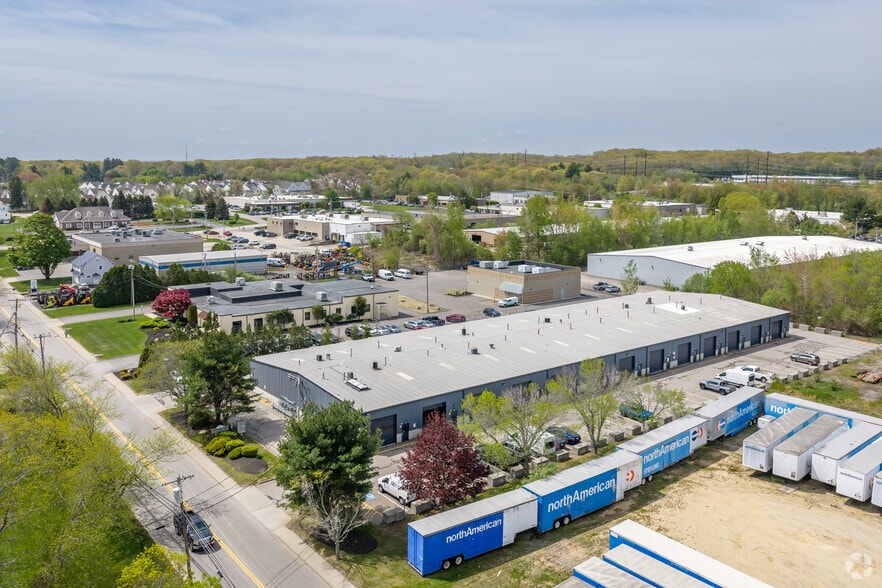 More Photos Of 101 Comstock Pky, Cranston Warehouse For Lease