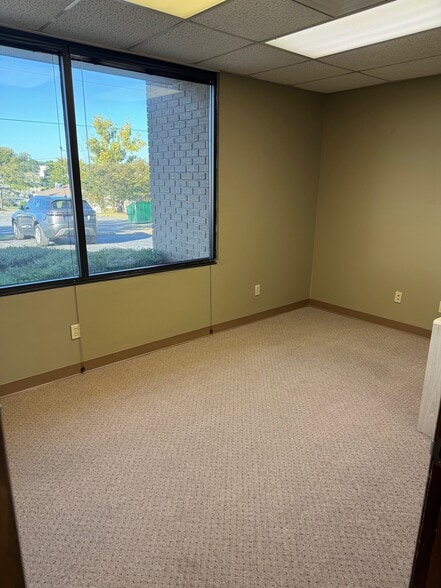 More Photos Of 4 Shackleford Plz, Little Rock Office For Sale