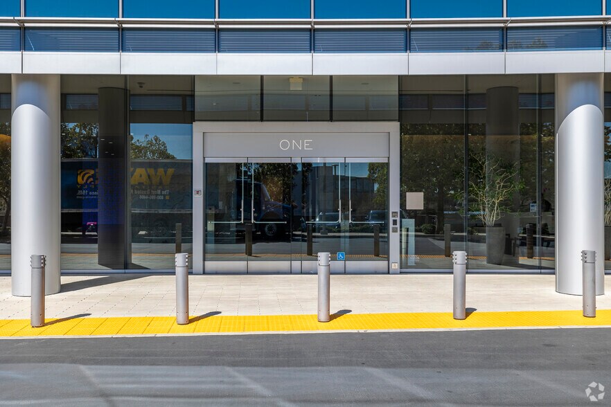 More Photos Of One Tower Pl, South San Francisco Research And Development For Lease