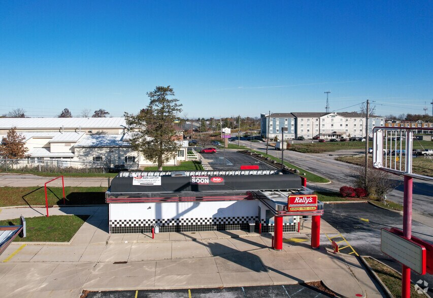 More Photos Of 6742 E 82nd St, Indianapolis Fast Food For Sale