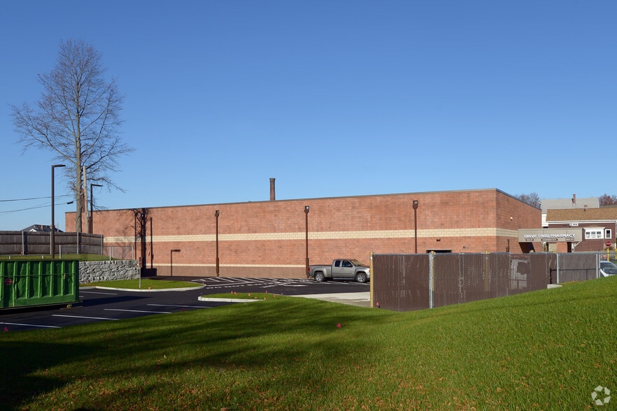 More Photos Of 1512 S Main St, Fall River Drugstore For Lease