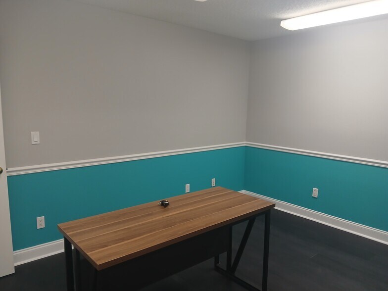 More Photos Of 5290 Seminole Blvd, Saint Petersburg Office For Sale