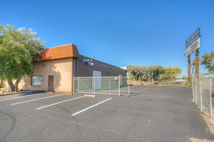 More Photos Of 2950 Feather River Blvd, Oroville Light Distribution For Sale
