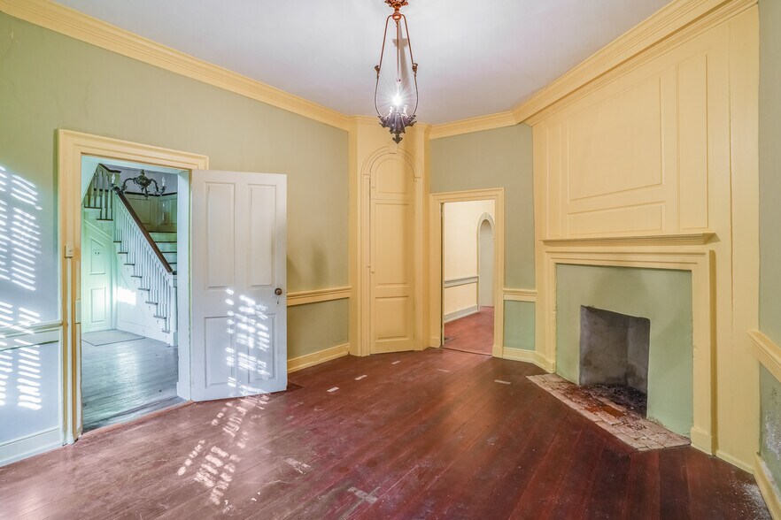 More Photos Of 419 S State St, Dover Office For Sale