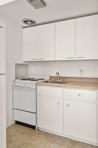 More Photos Of 1775 Marco Polo Way, Burlingame Apartments For Sale