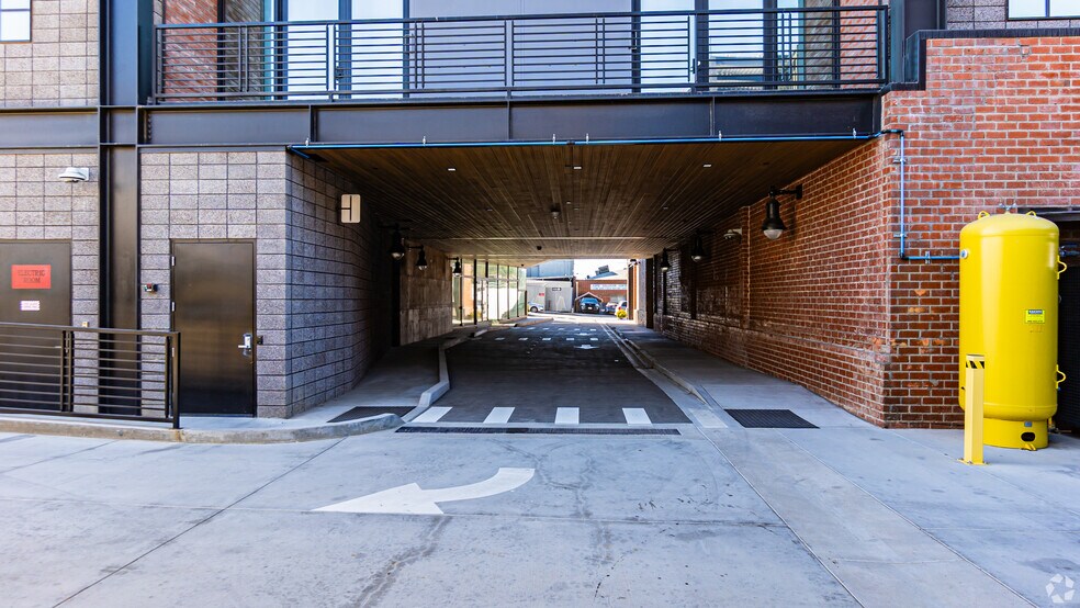 More Photos Of 136-142 Oregon St, El Segundo Research And Development For Lease