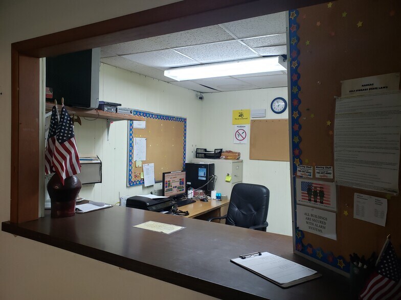 More Photos Of 819 Grant Ave, Junction City General Retail For Sale