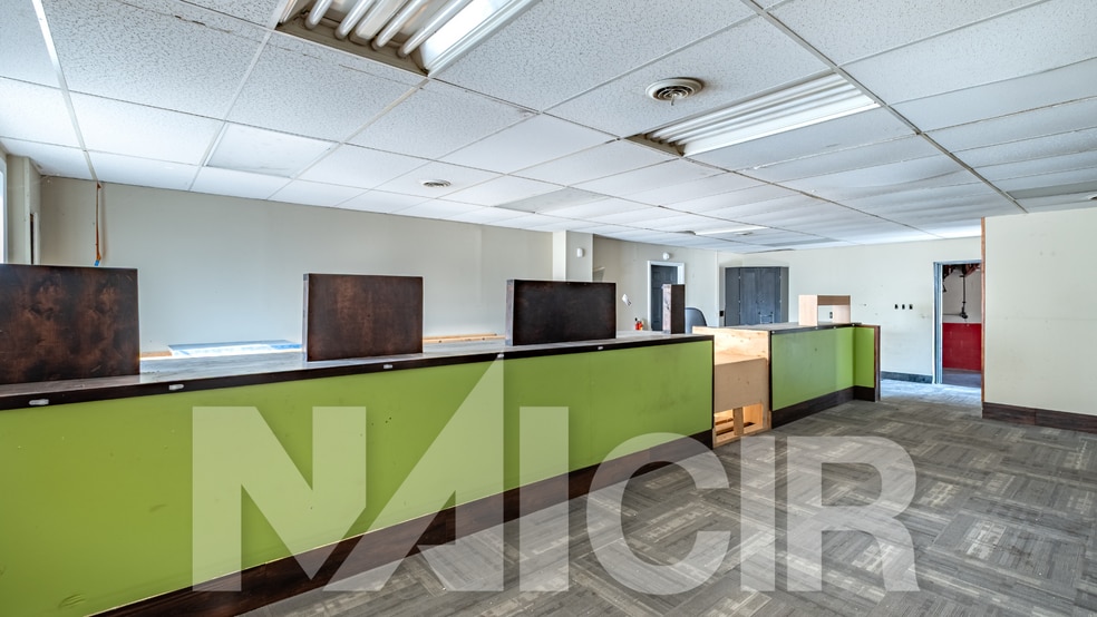 More Photos Of 5630 York Rd, Spring Grove Flex For Sale