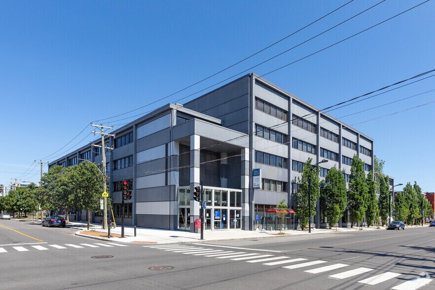 More Photos Of 1415 Rue Jarry E, Montréal Office For Sale