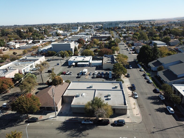 More Photos Of 1122-1126 Missouri St, Fairfield Office For Sale