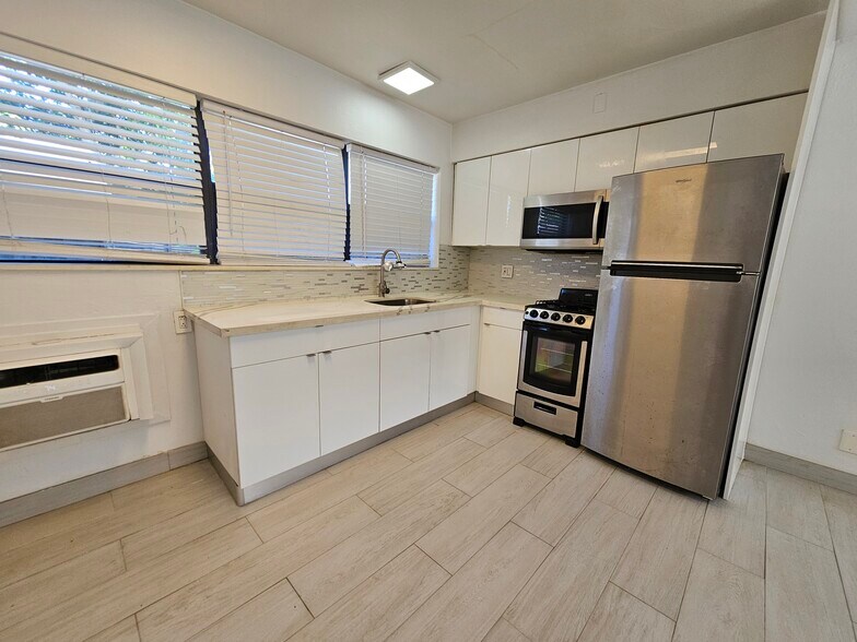 More Photos Of 1723 Liberty St, Hollywood Apartments For Sale