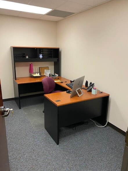 More Photos Of 3731 Latrobe Dr, Charlotte Office For Lease