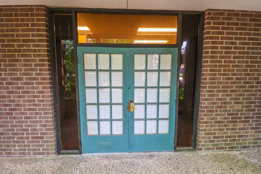 More Photos Of 13131 Champions Dr, Houston Medical For Lease